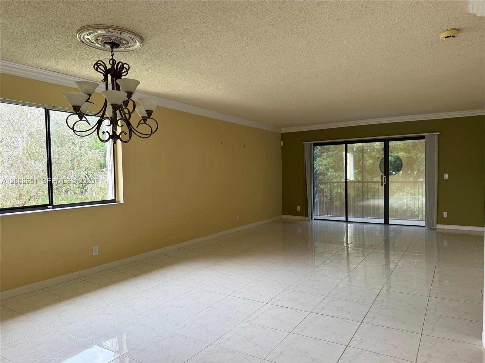 435 Lakeview Drive 201 Property Photo 8