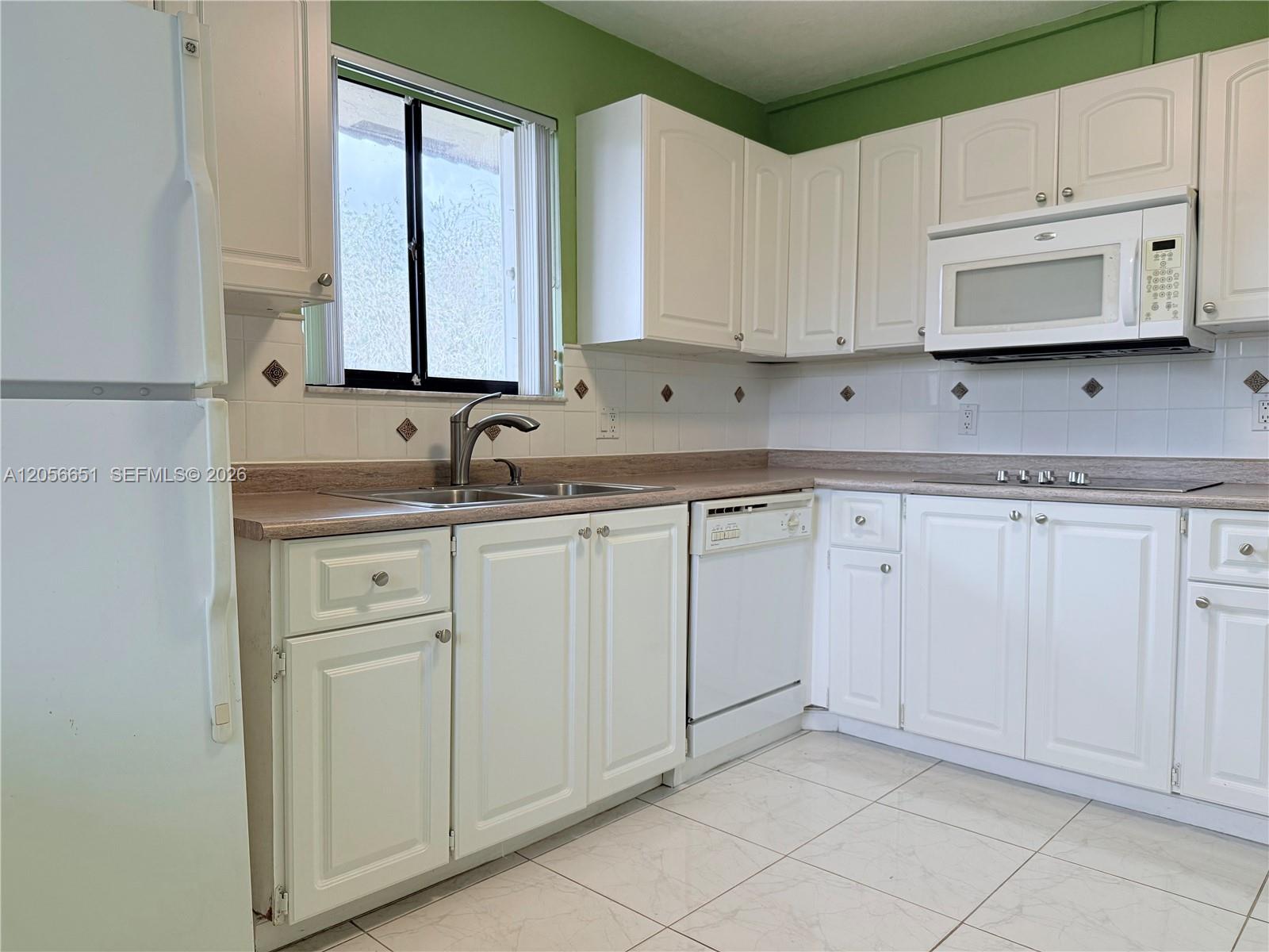 435 Lakeview Drive 201 Property Photo 11