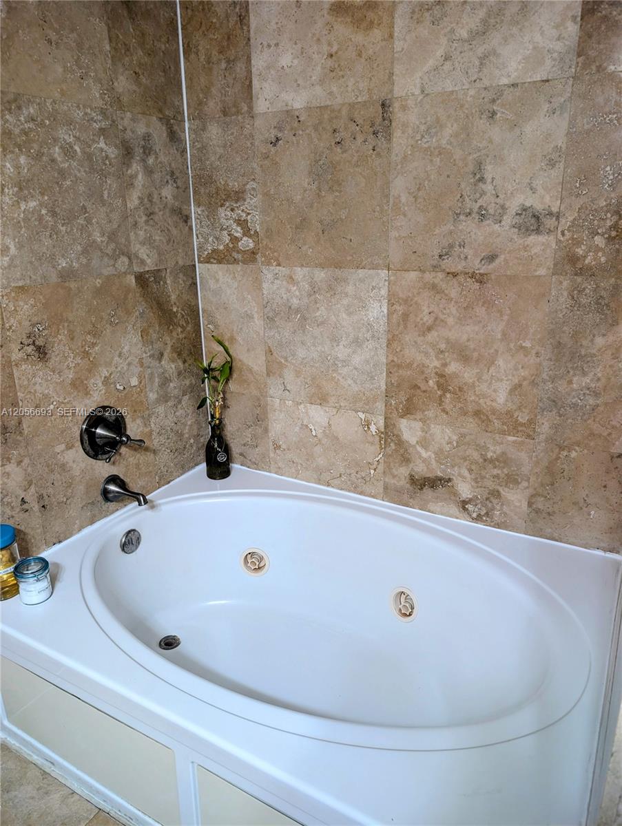 A12056693 Property Photo 11