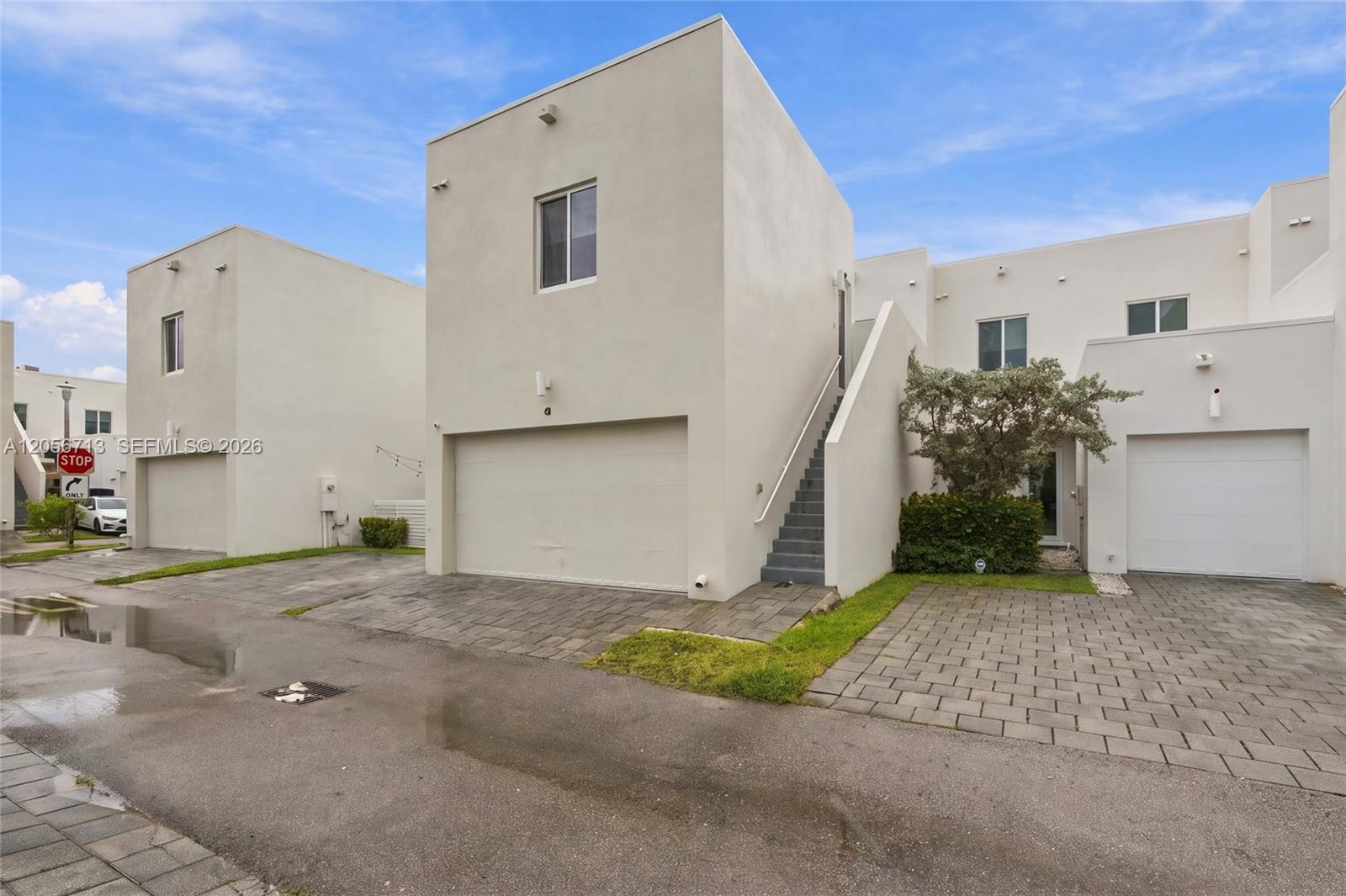 6663 NW 103rd Parkway Studio Property Photo 1