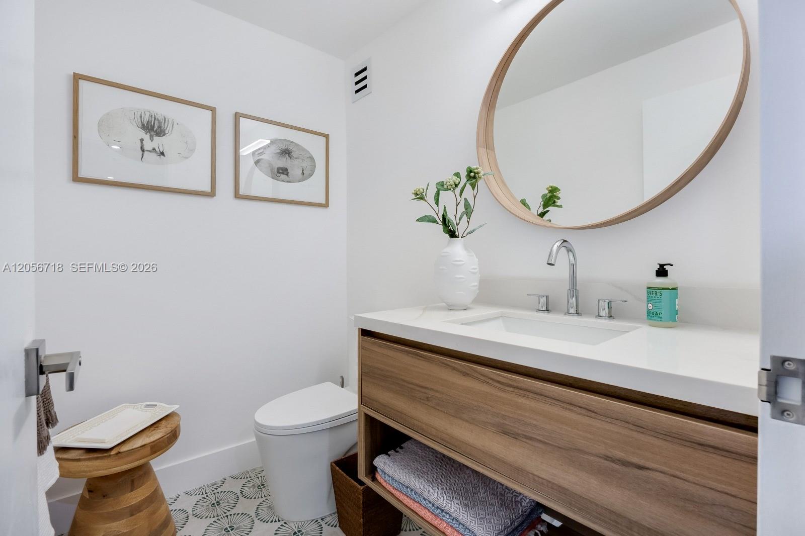 9102 W Bay Harbor Drive 10-b Property Photo 9