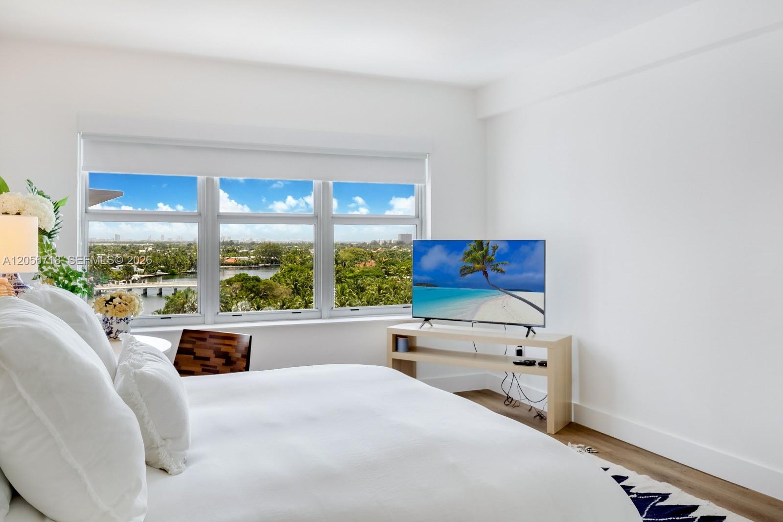 9102 W Bay Harbor Drive 10-b Property Photo 10
