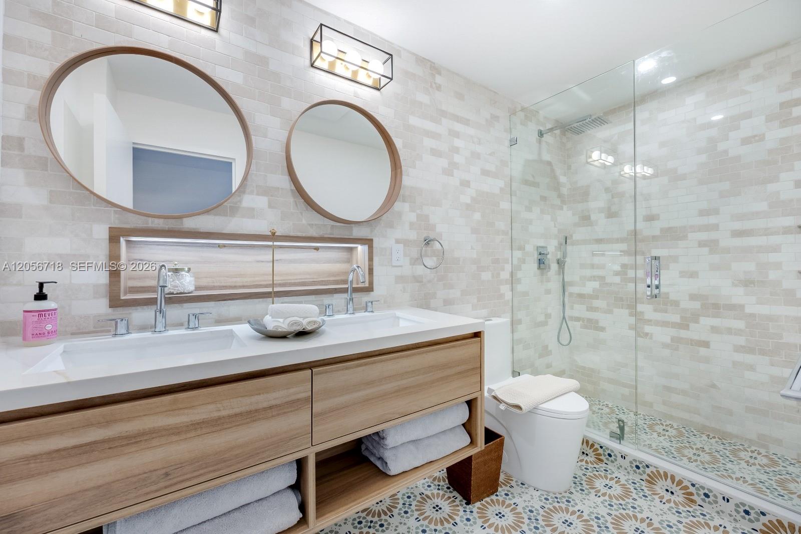 9102 W Bay Harbor Drive 10-b Property Photo 12