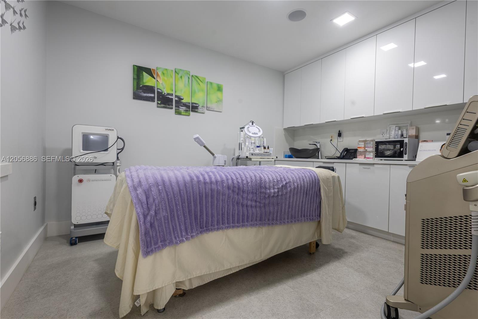 A12056886 Property Photo 20