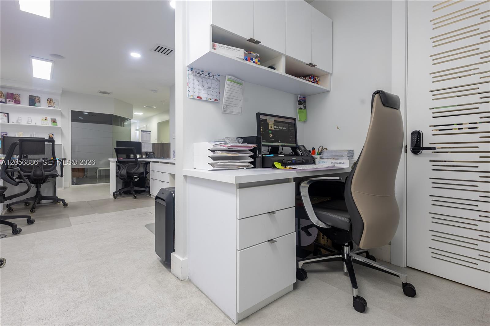 A12056886 Property Photo 22