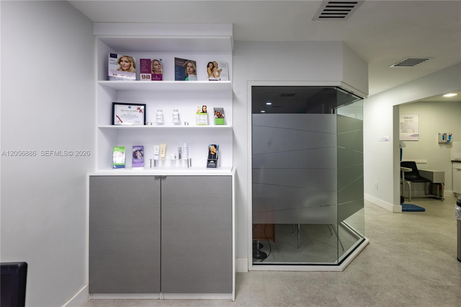 A12056886 Property Photo 23