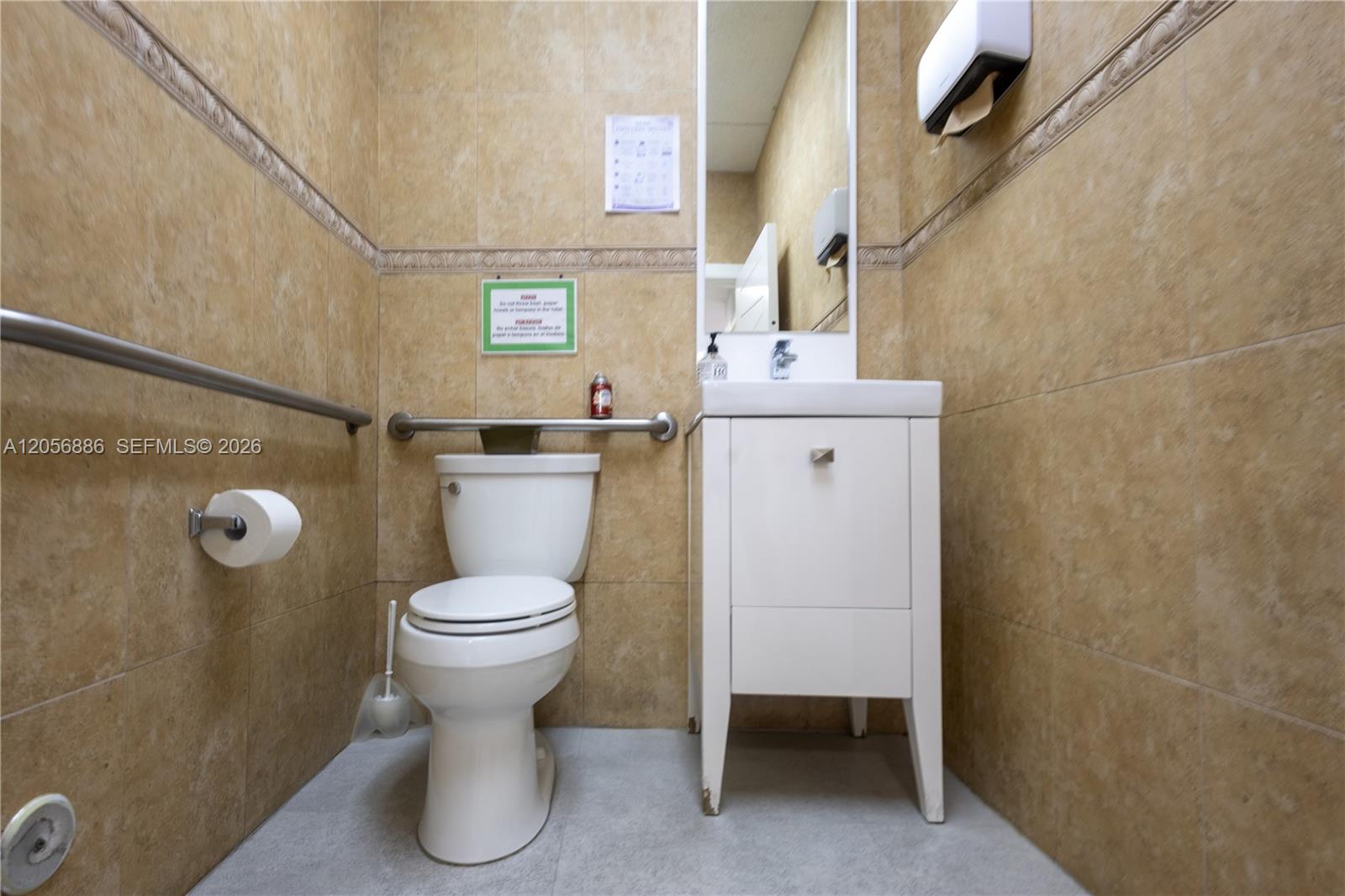 A12056886 Property Photo 24