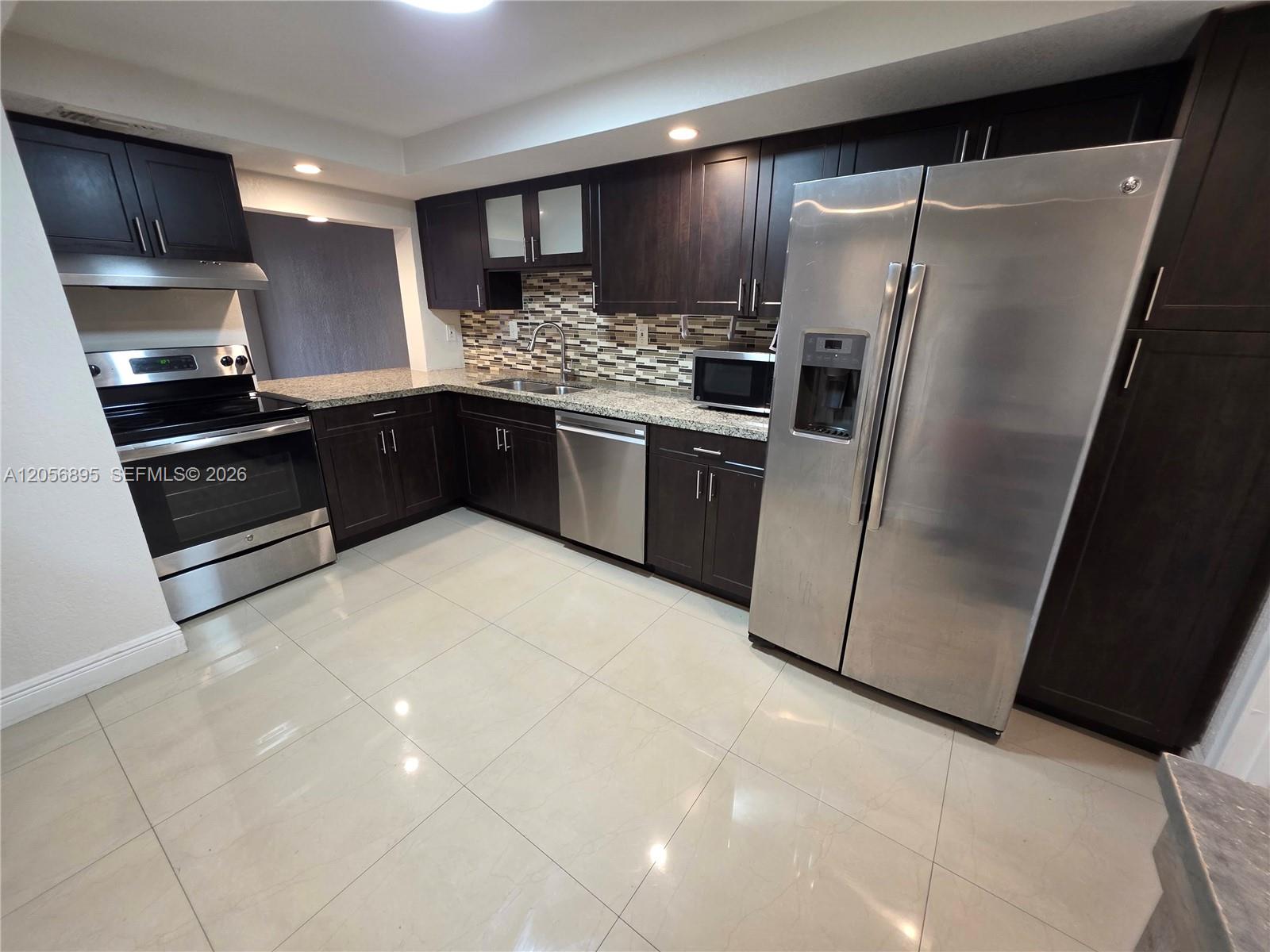 A12056895 Property Photo 7