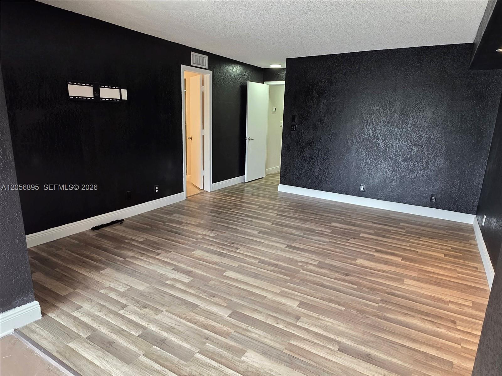 A12056895 Property Photo 19