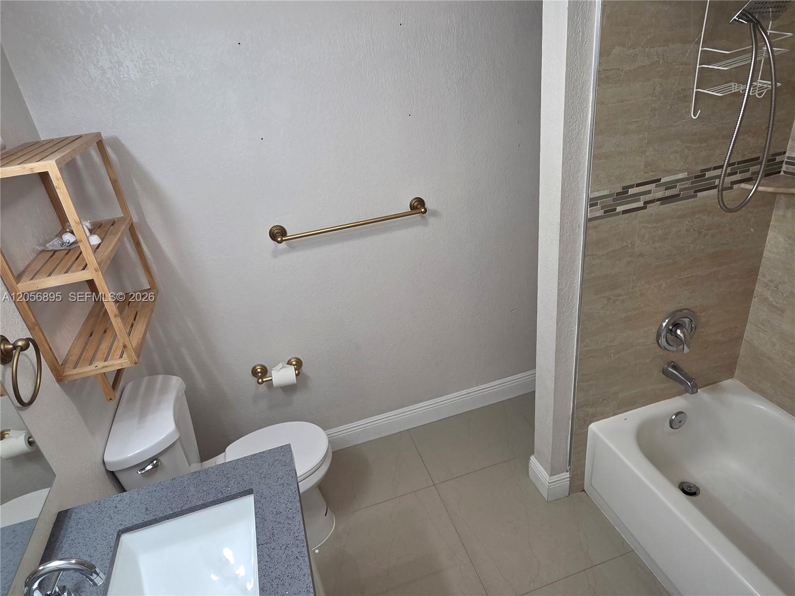 A12056895 Property Photo 25