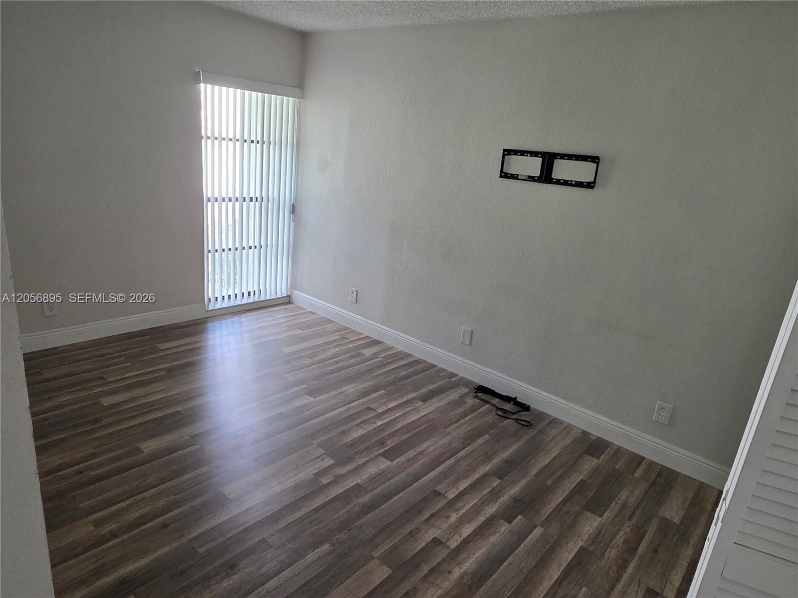 A12056895 Property Photo 29