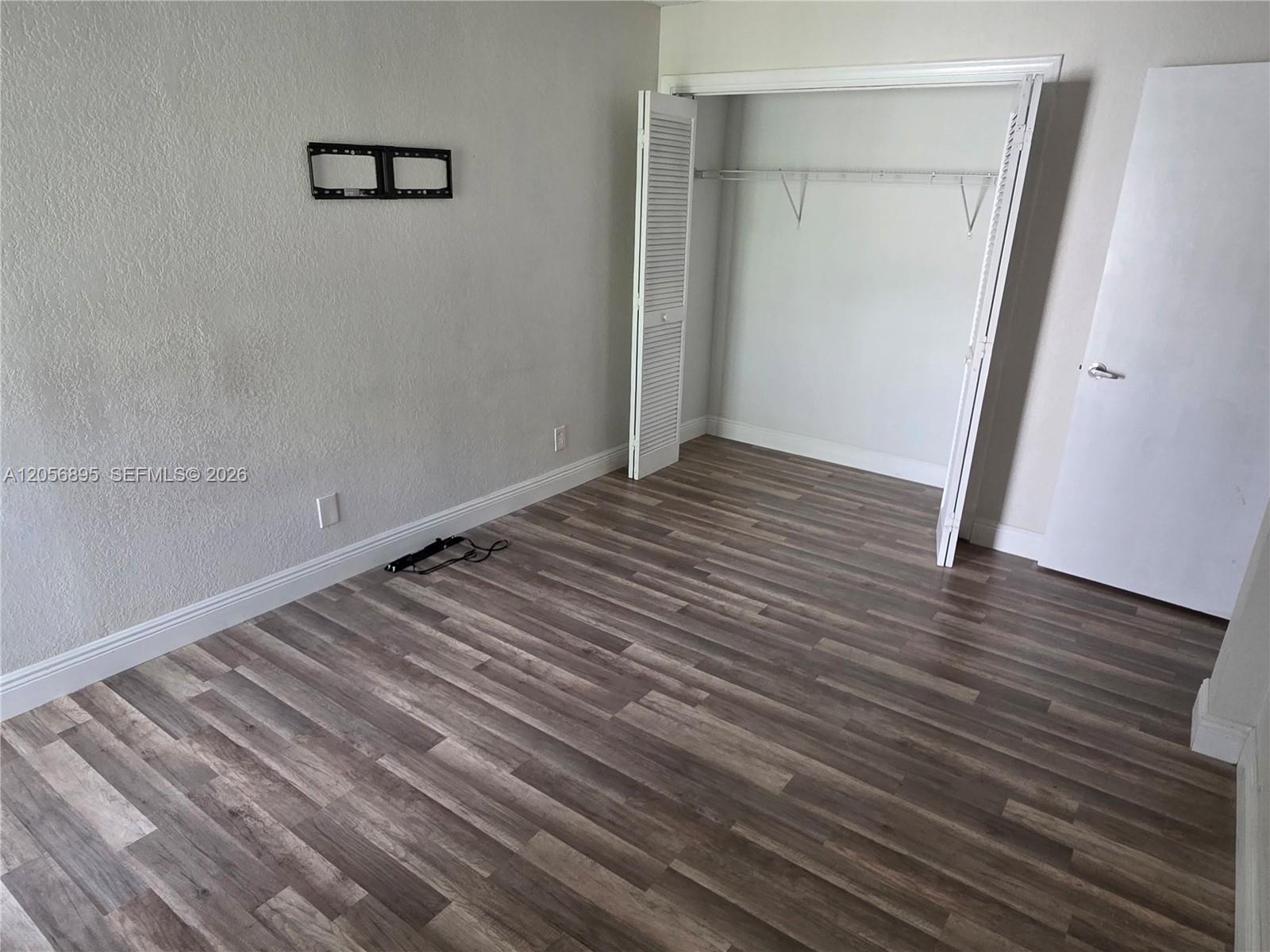 A12056895 Property Photo 30
