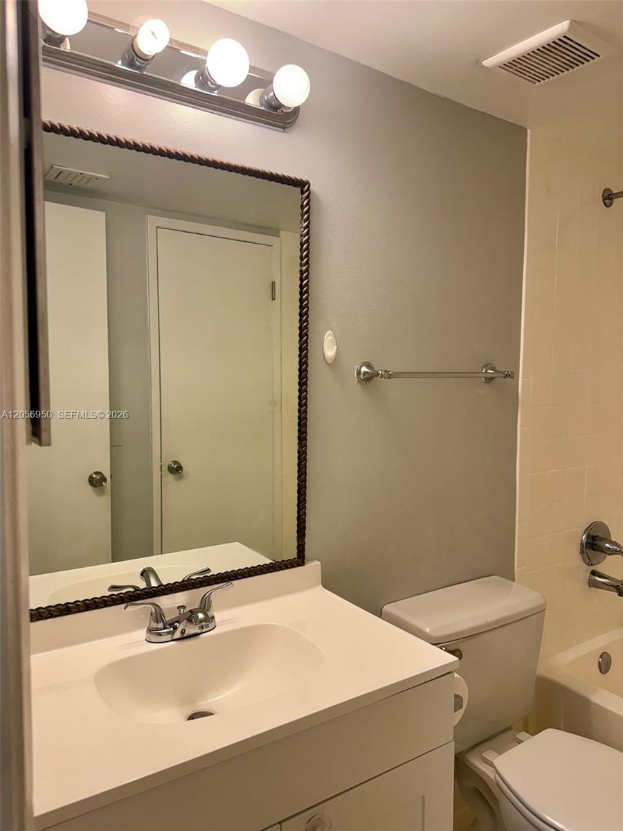 9945 Nob Hill Court 9945 Property Photo 11