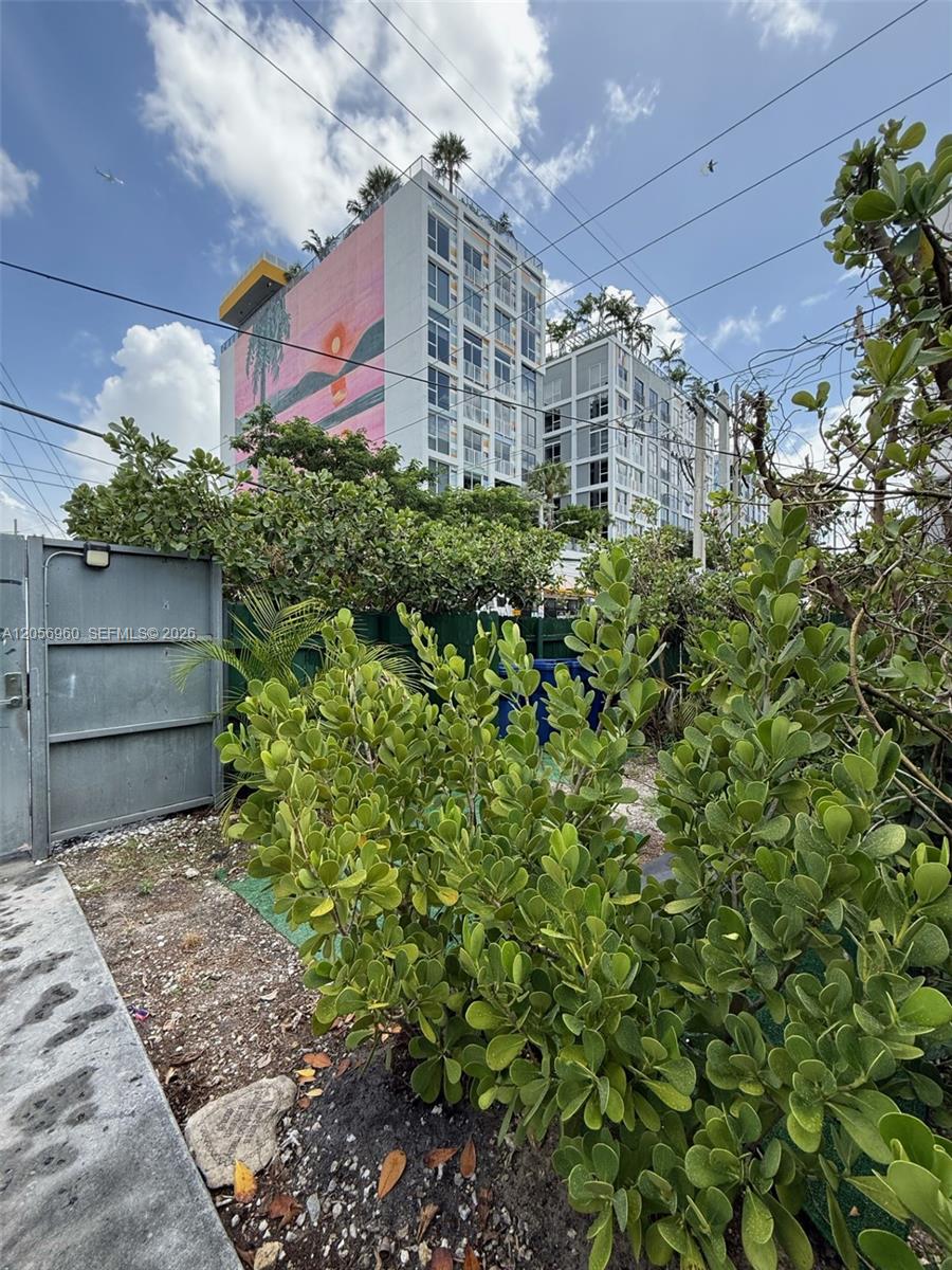118 Nw 24th Street Property Photo 2