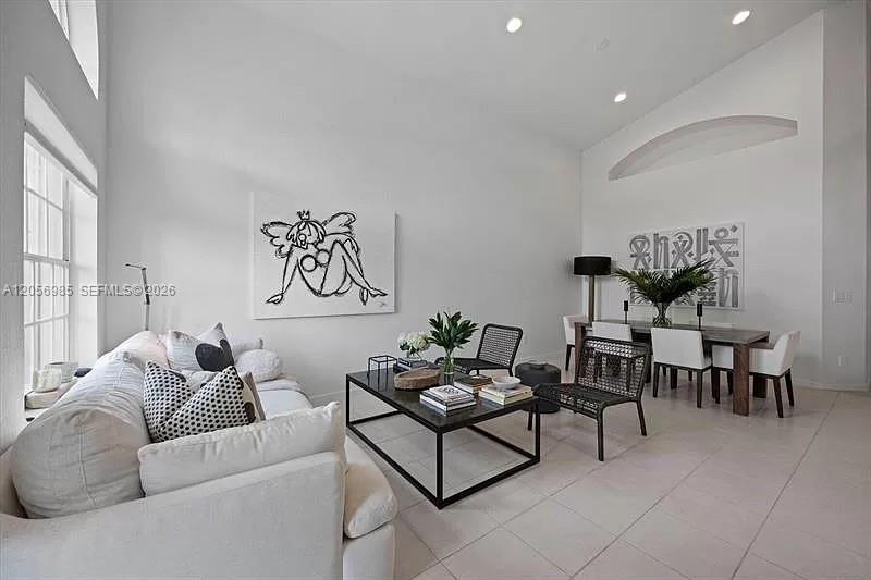 4180 Sea Mist Way Property Photo 3