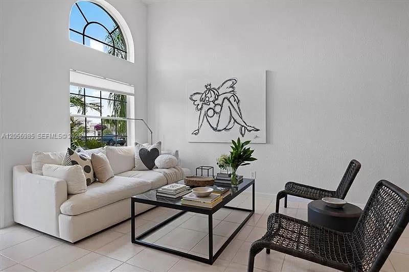 4180 Sea Mist Way Property Photo 4