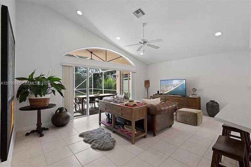 4180 Sea Mist Way Property Photo 10