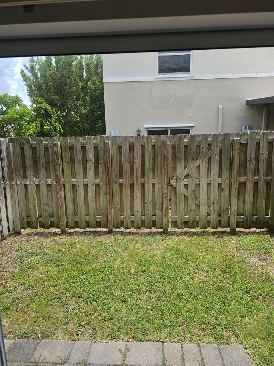 561 Ne 5th Street Property Photo 1
