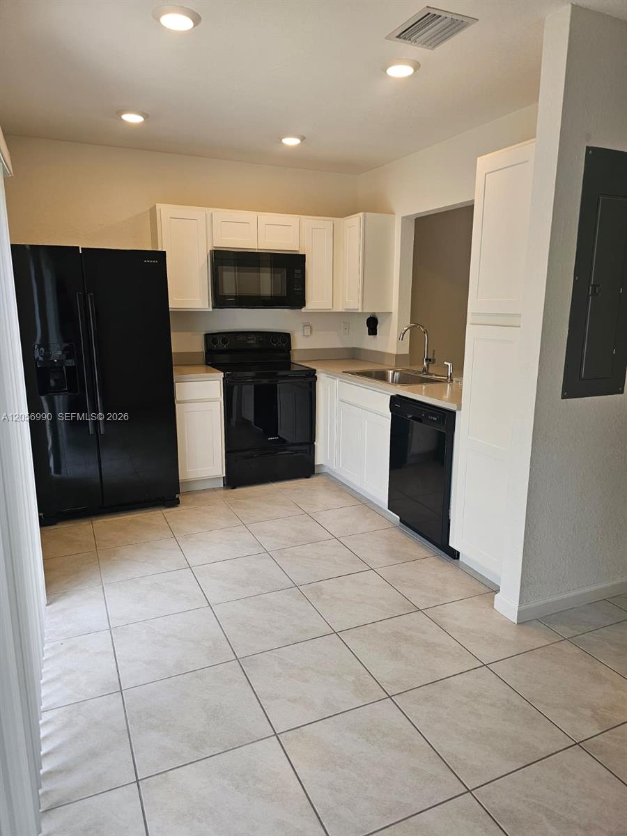561 Ne 5th Street Property Photo 3