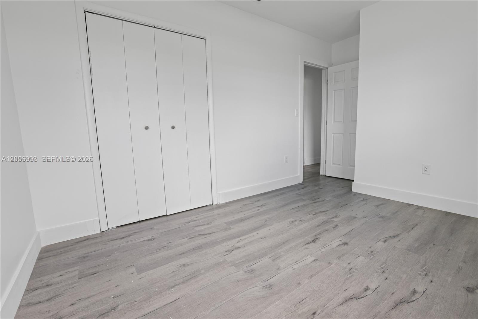 A12056993 Property Photo 6