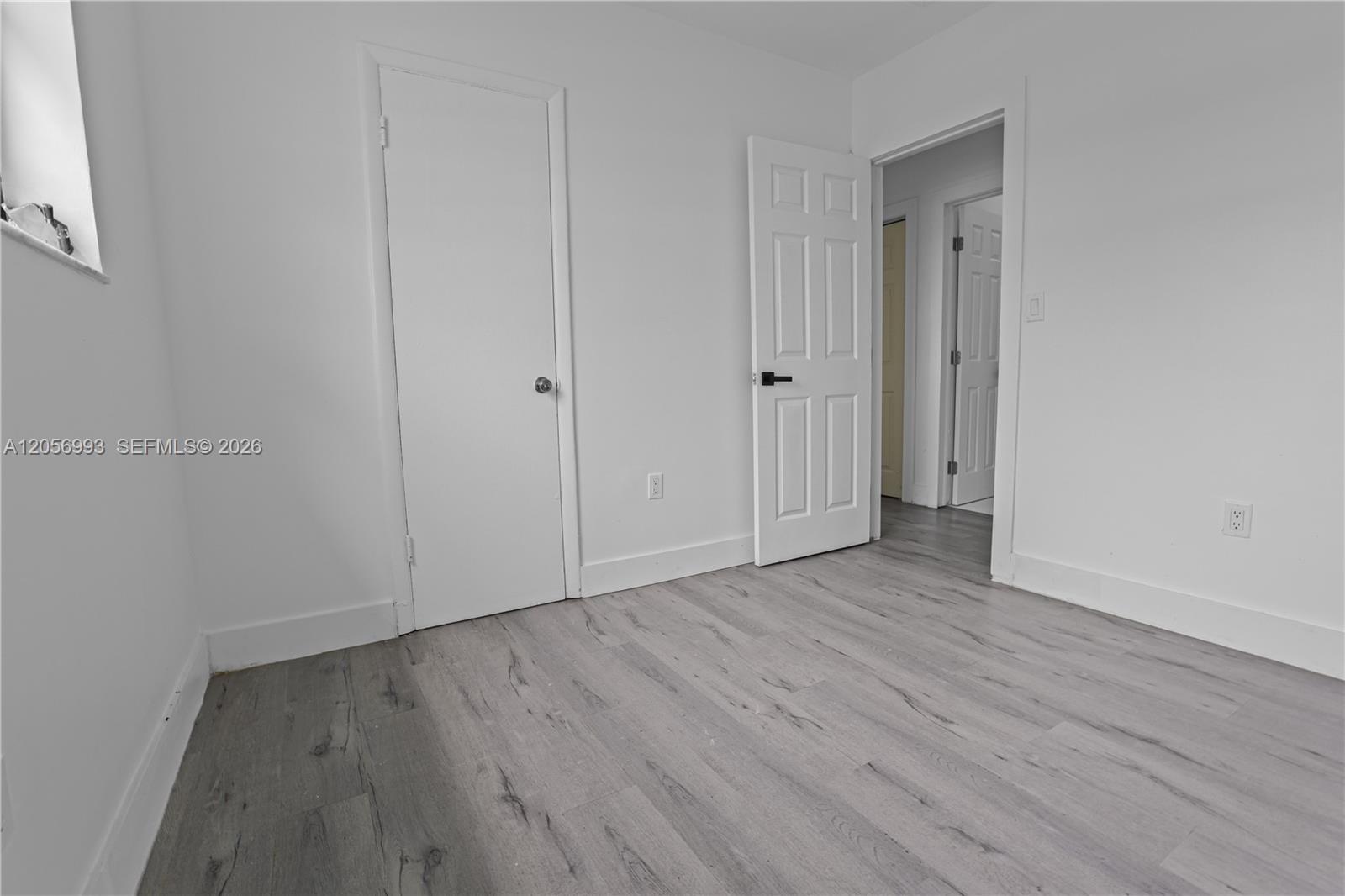 A12056993 Property Photo 8