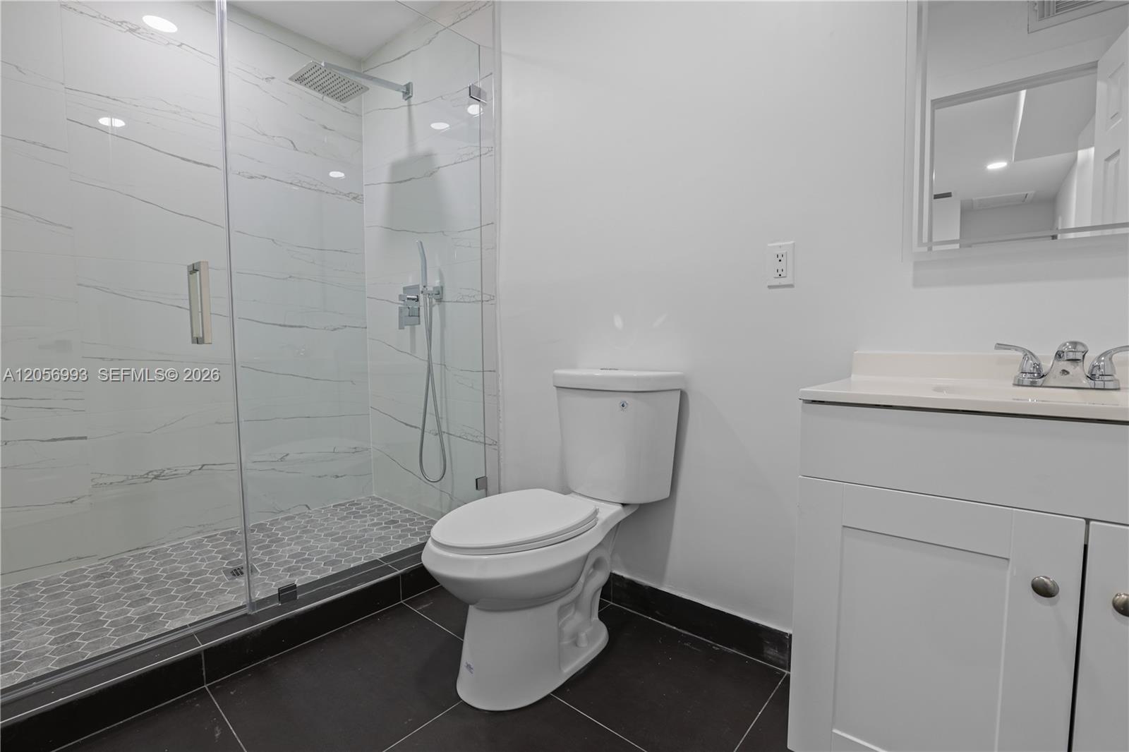 A12056993 Property Photo 9