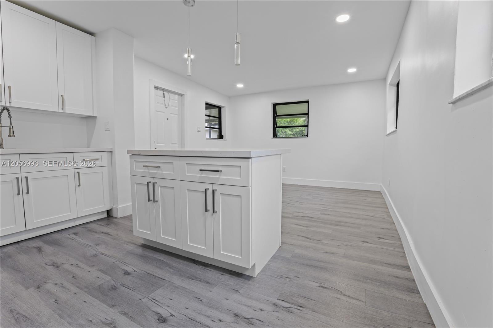 A12056993 Property Photo 12