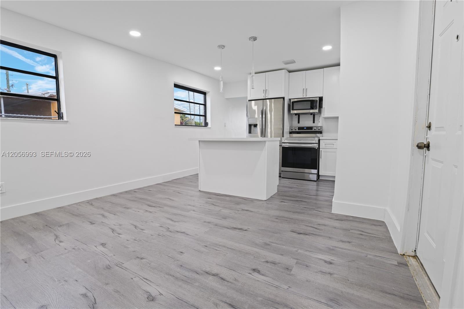 A12056993 Property Photo 14