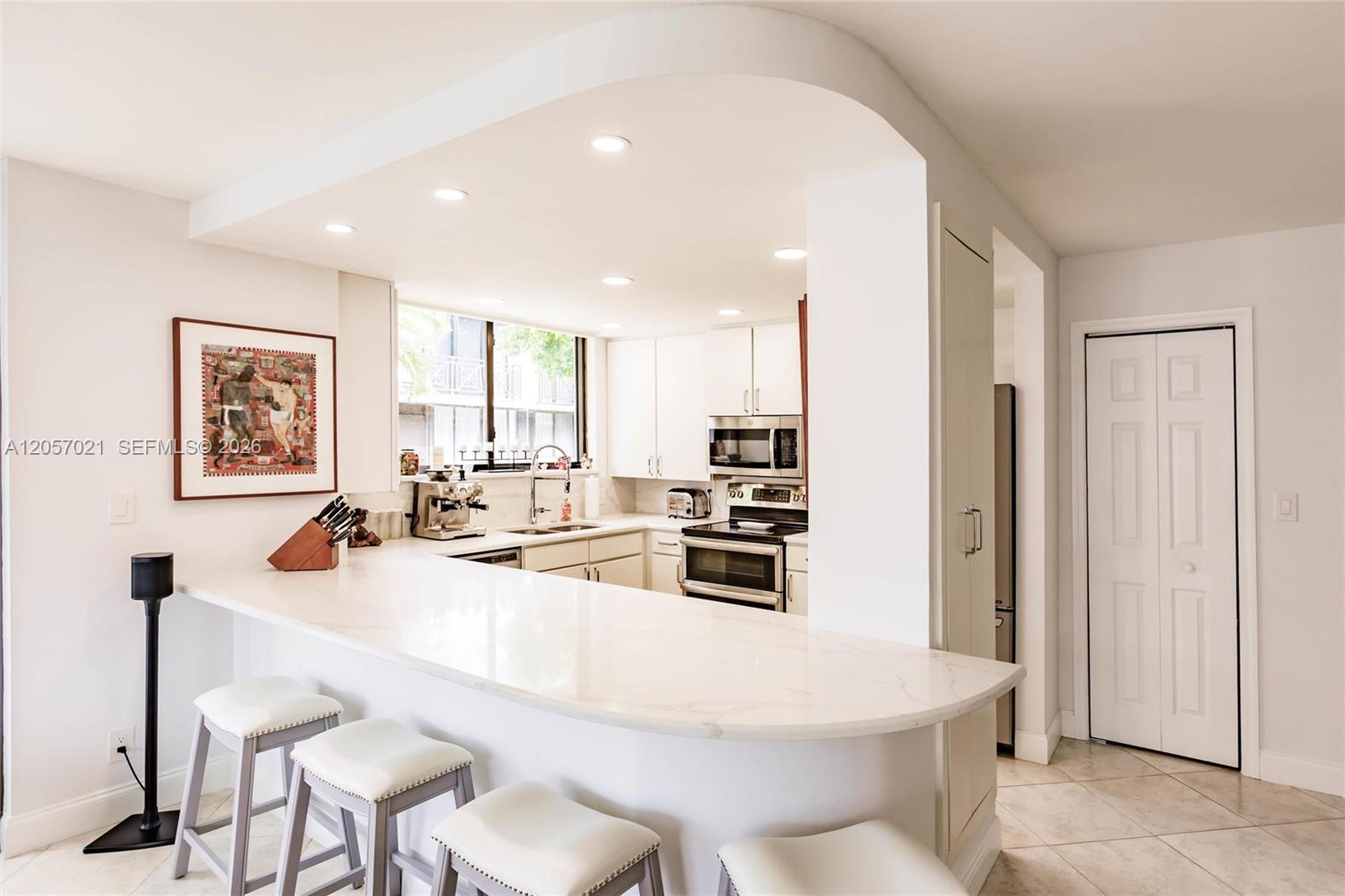 1586 S Ocean Lane 125 Property Photo 8