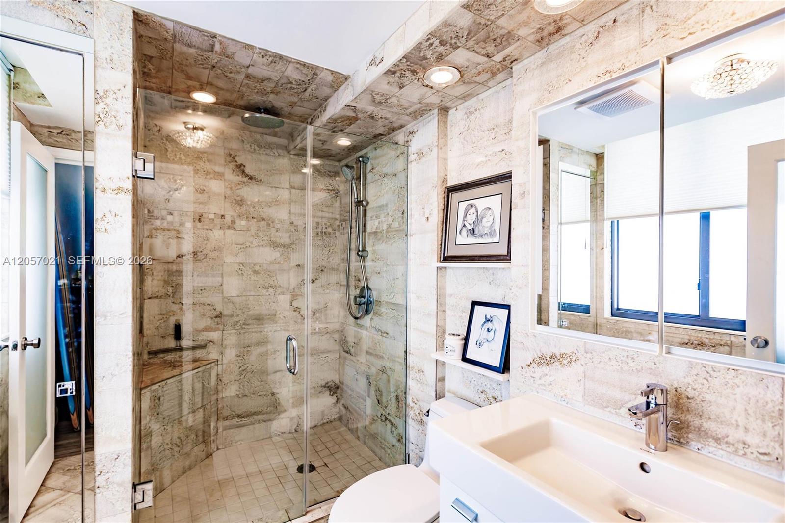 1586 S Ocean Lane 125 Property Photo 15