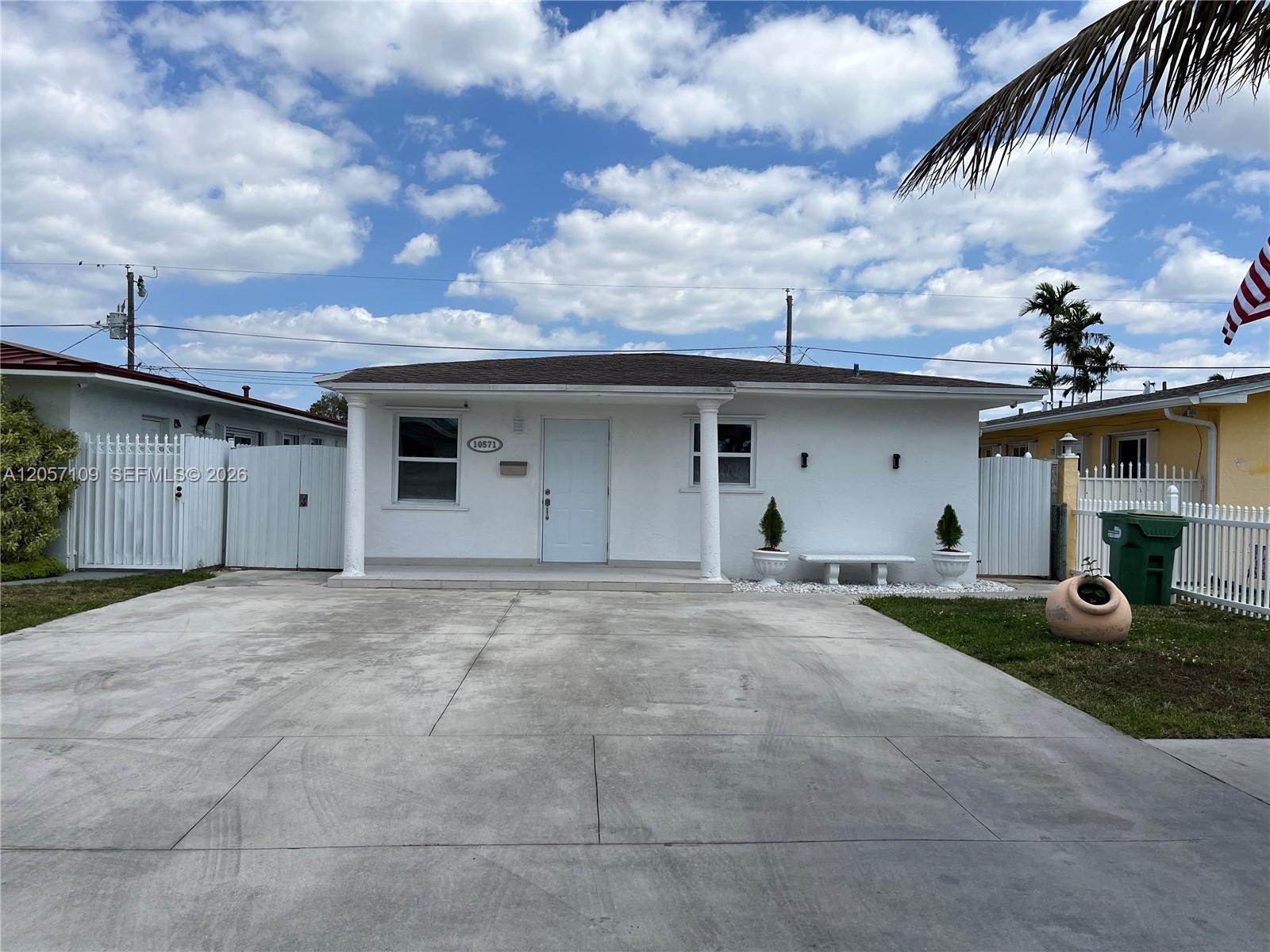 10571 Sw 27th Street Property Photo 1