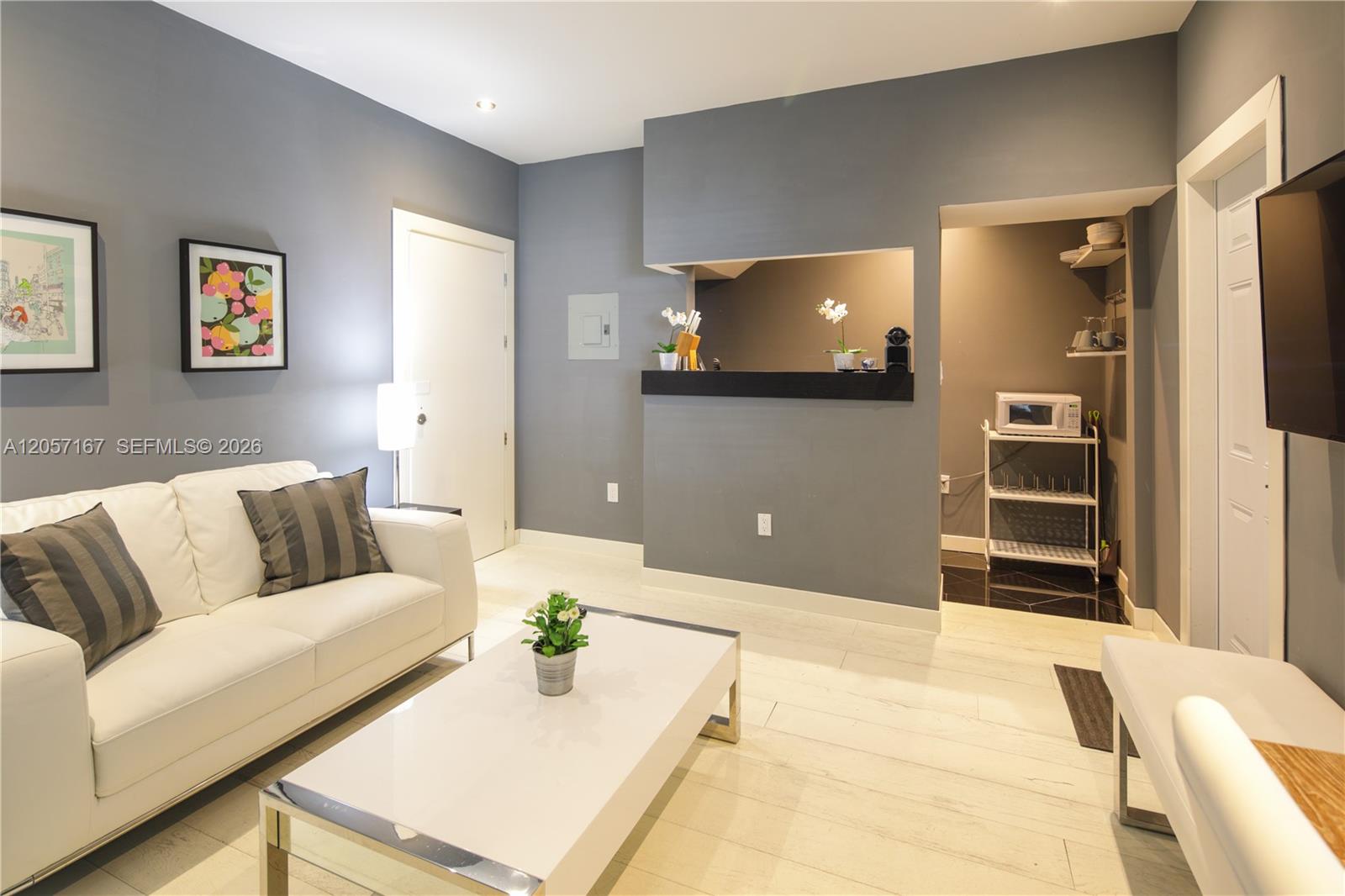 560 Michigan Avenue Property Photo 4