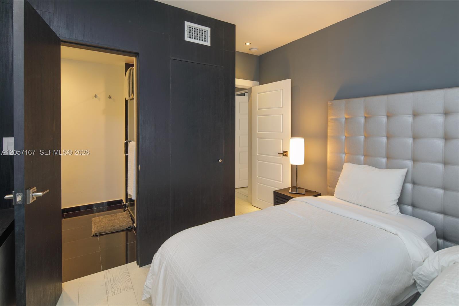 560 Michigan Avenue Property Photo 7