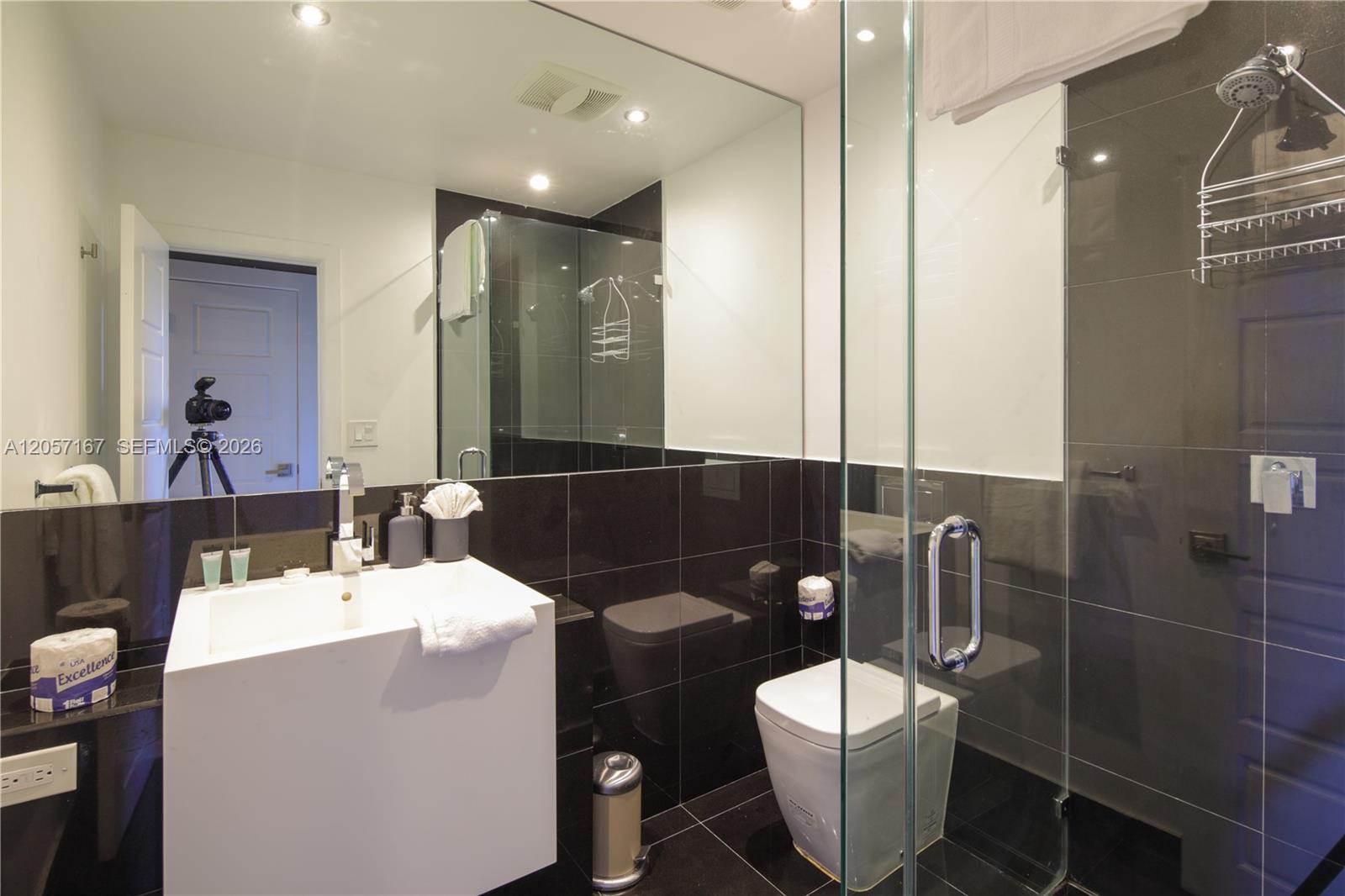 560 Michigan Avenue Property Photo 9