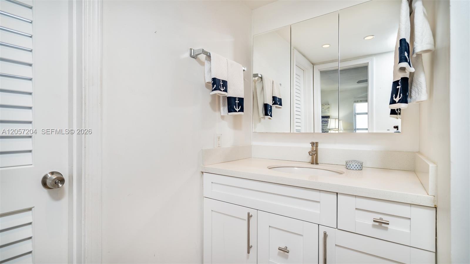 555 Crandon Boulevard 71 Property Photo 9