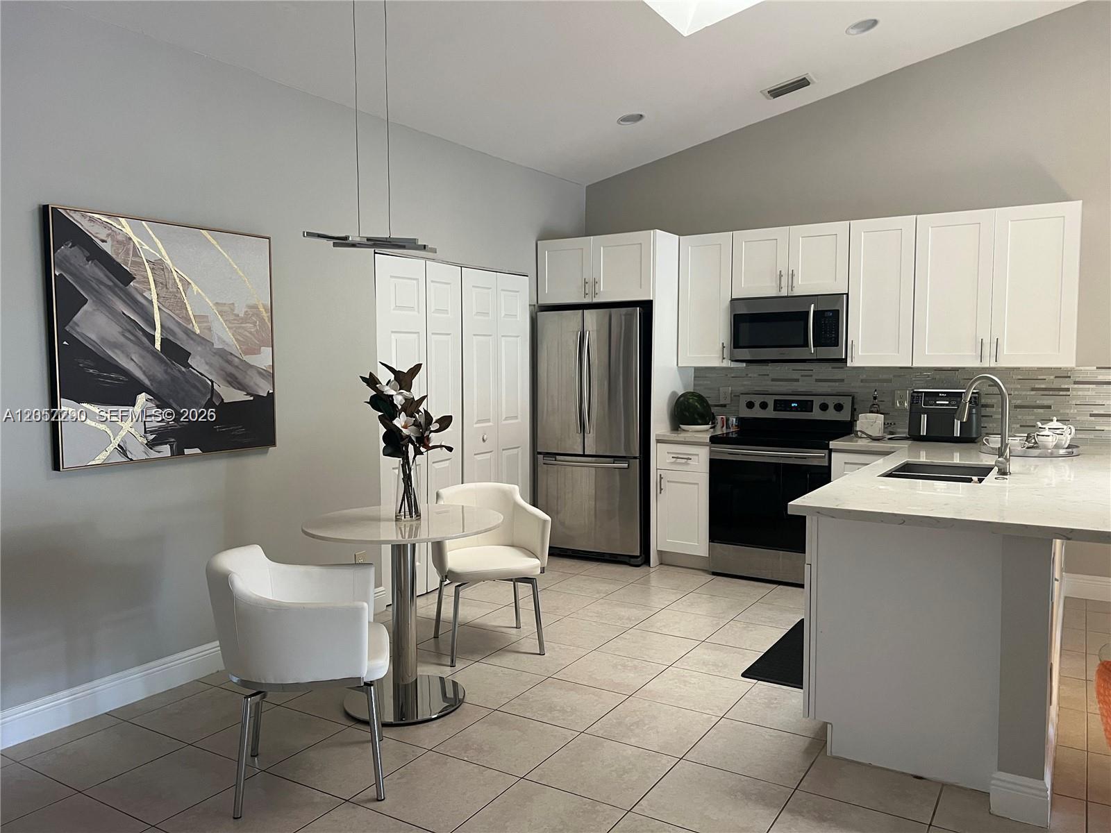 18428 18428 Via Di Regina 18428 Property Photo 4