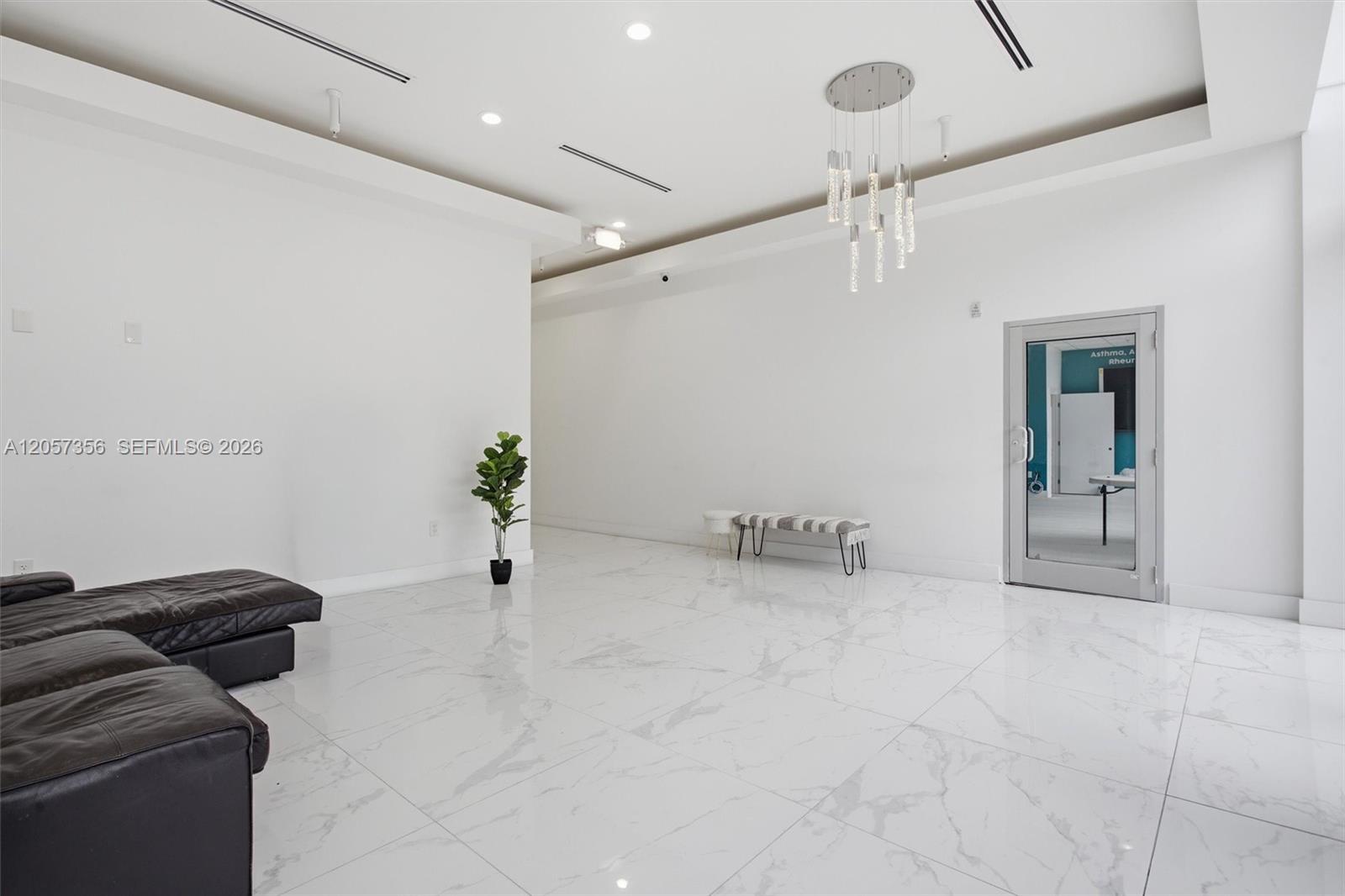 A12057356 Property Photo 29