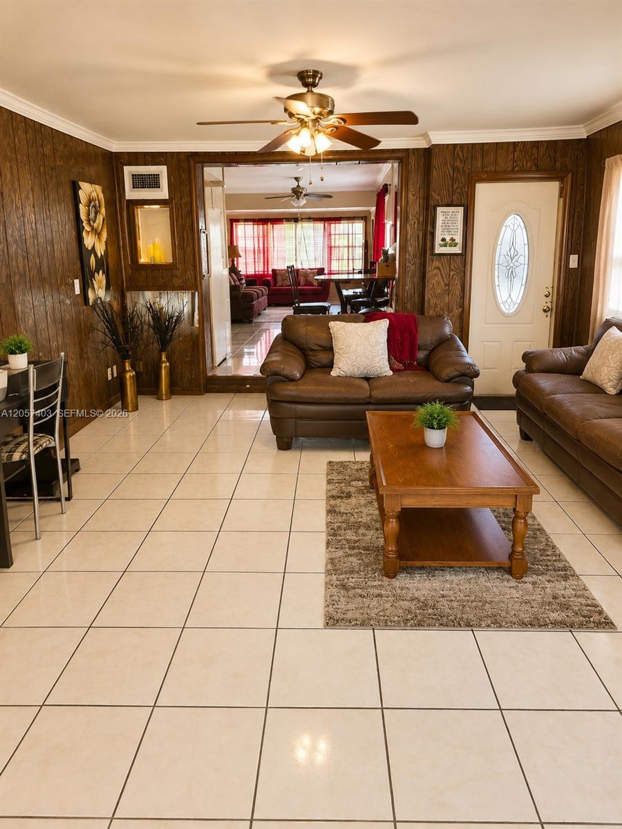 247 Sw 21st Way Property Photo 5