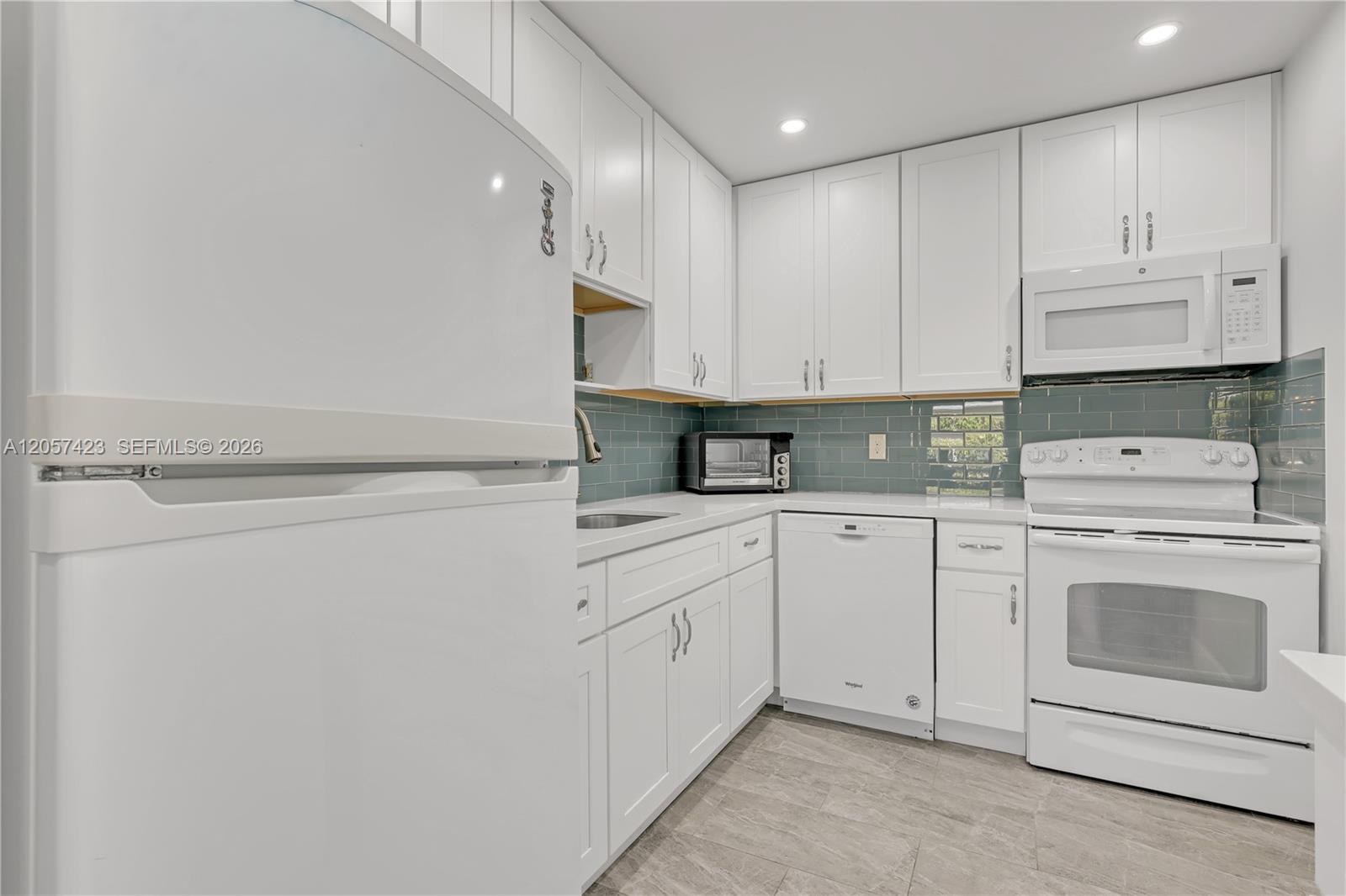 10115 44th Way S 409 Property Photo 6