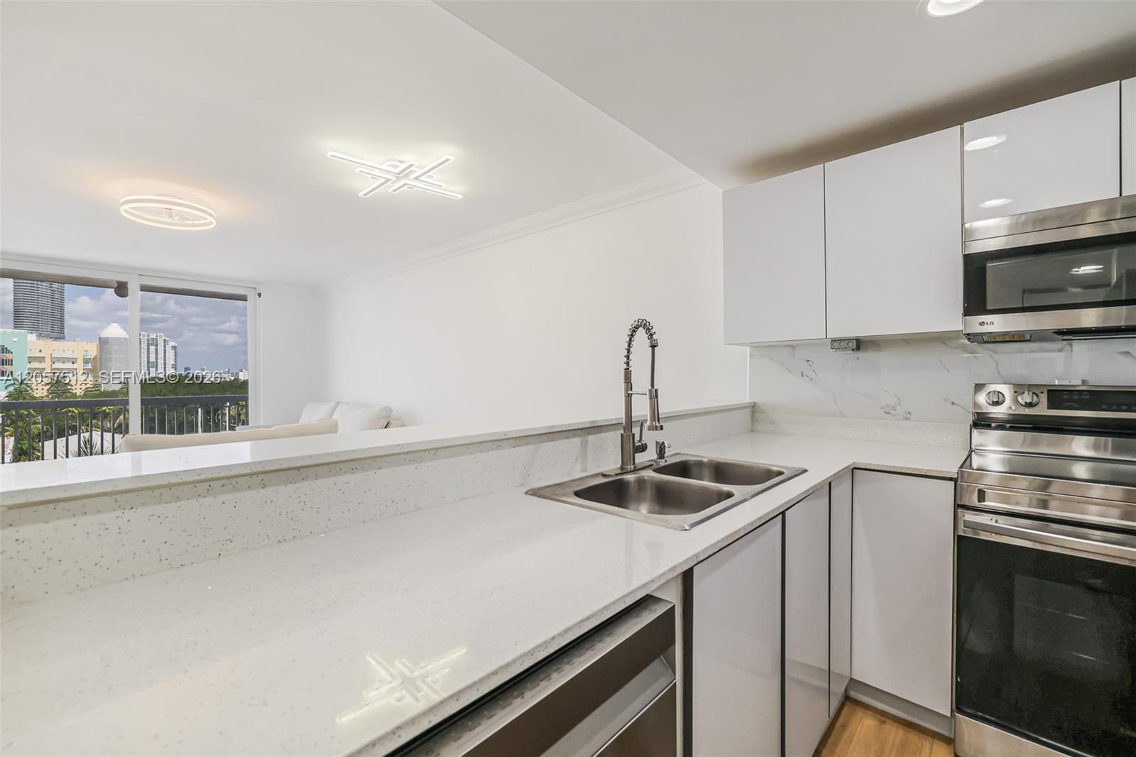 401 Ocean Drive 602 Property Photo 9