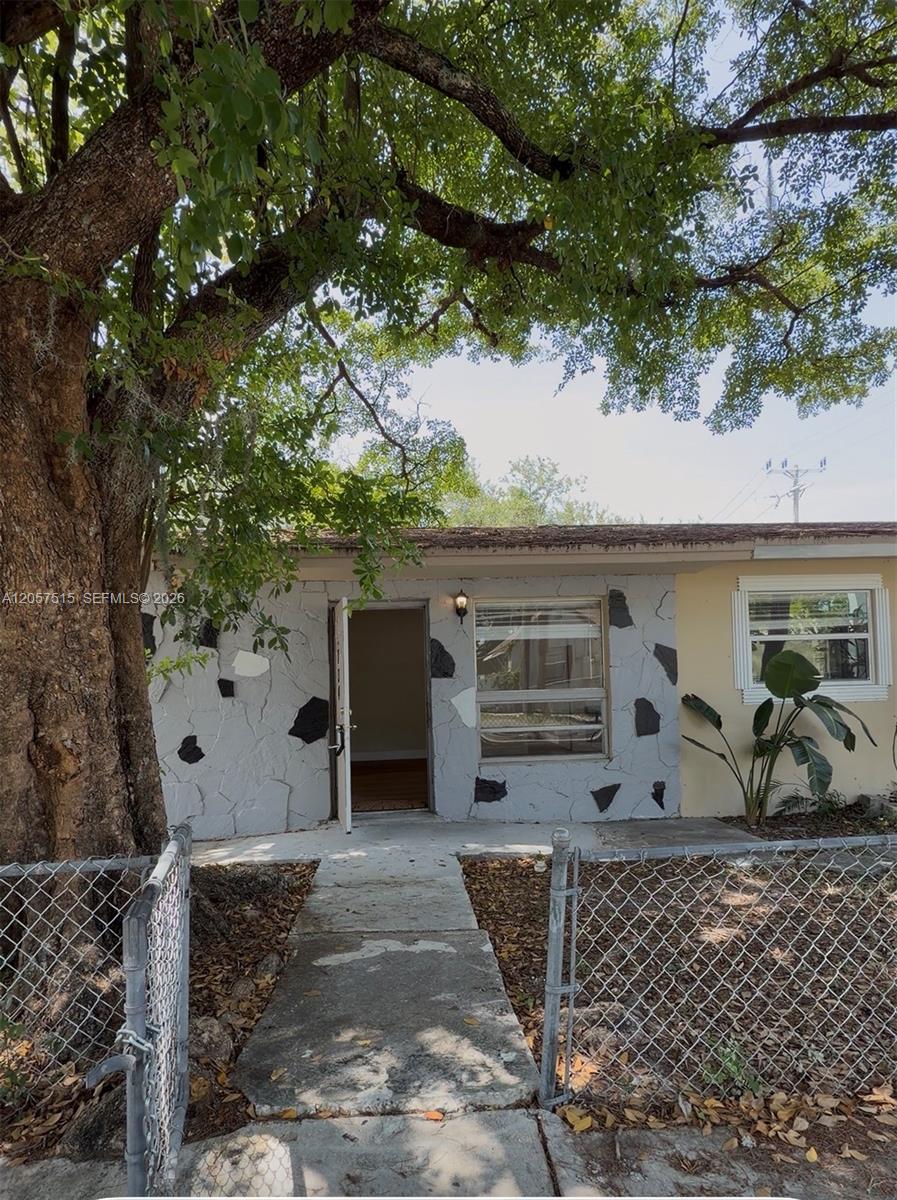 734 Sw 8th Street Property Photo 7