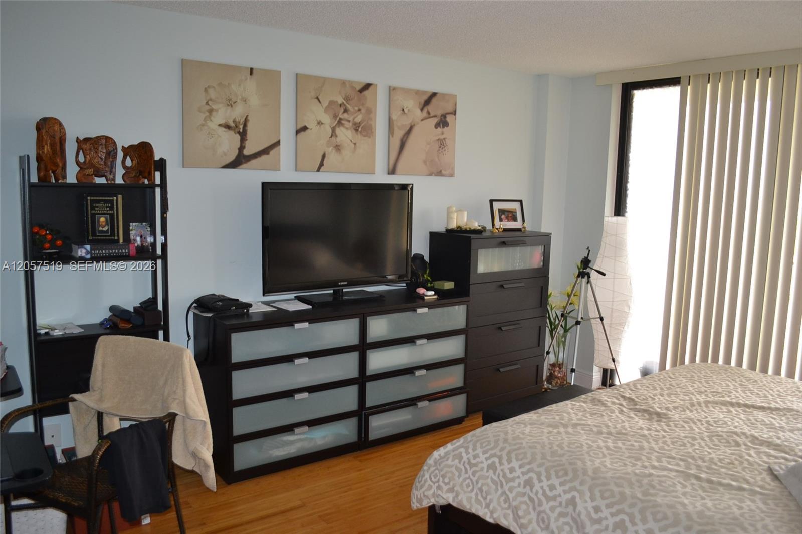 A12057519 Property Photo 6