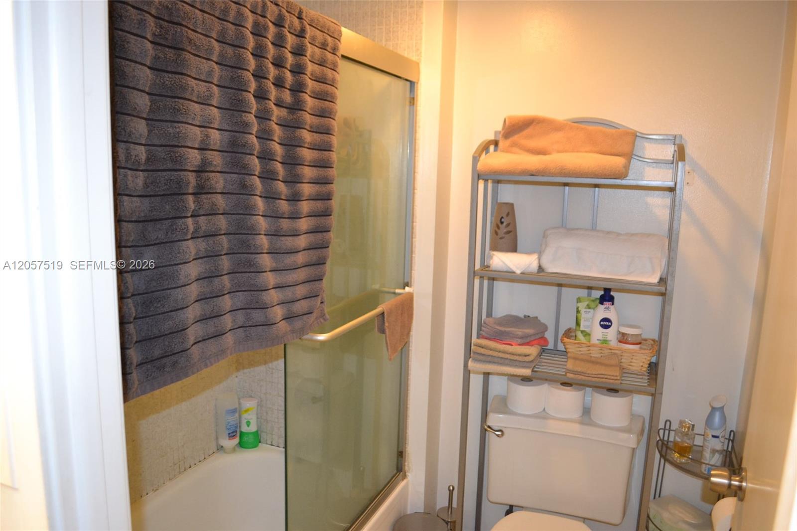 A12057519 Property Photo 15