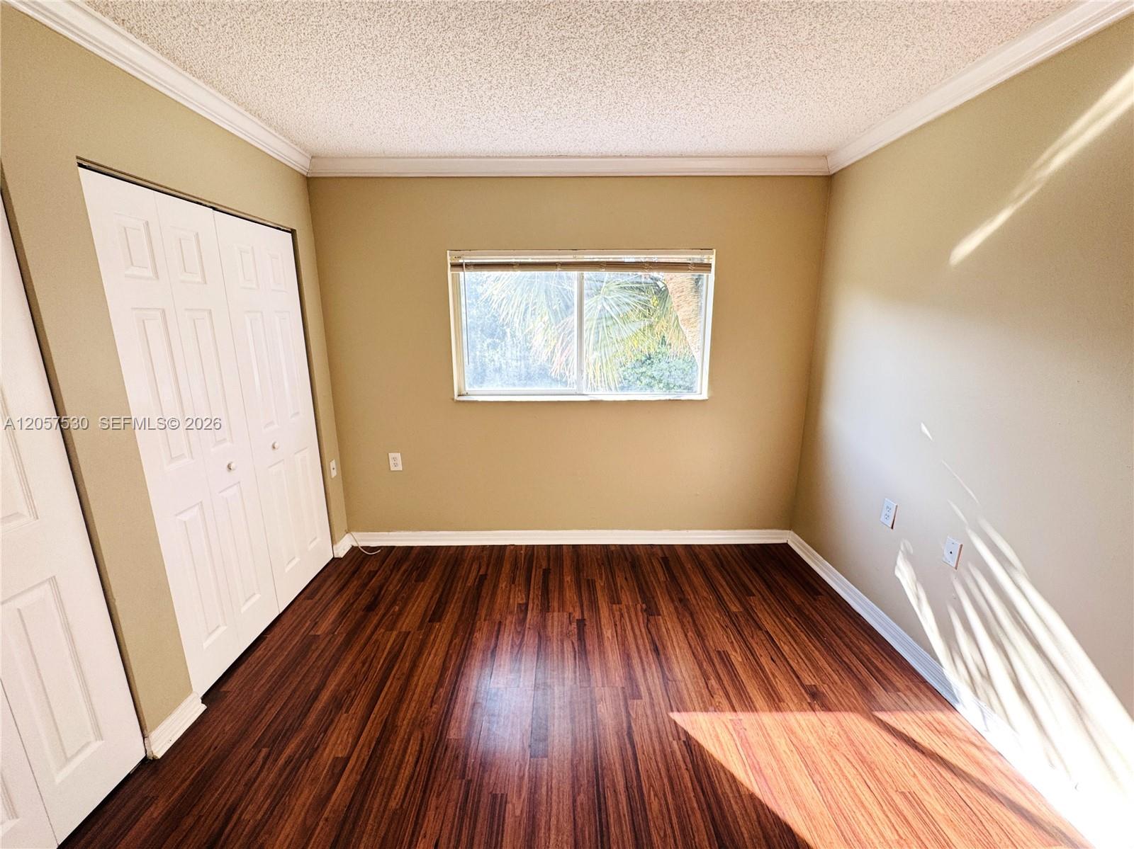 1141 Lake Victoria Drive E Property Photo 10