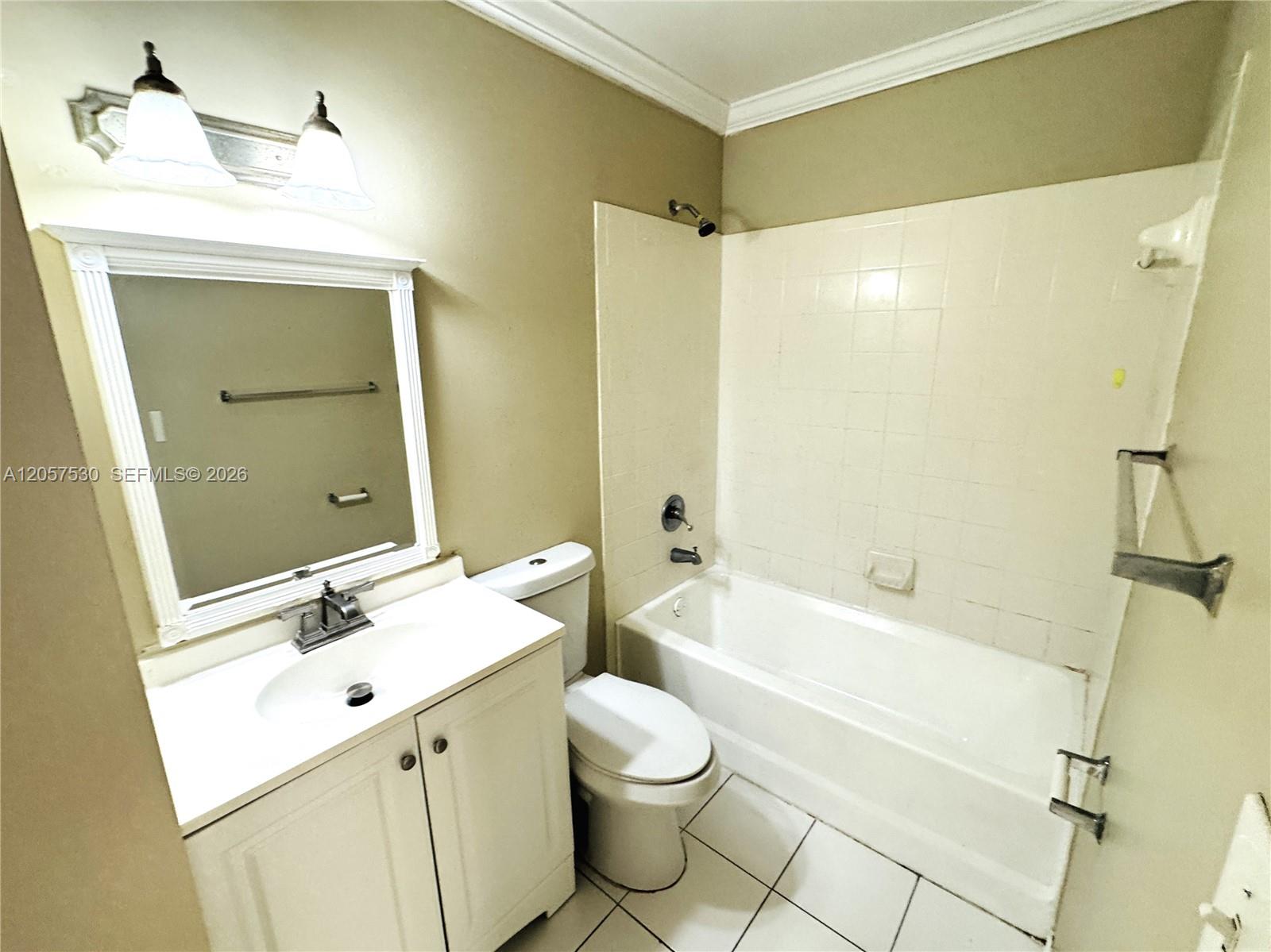 1141 Lake Victoria Drive E Property Photo 14