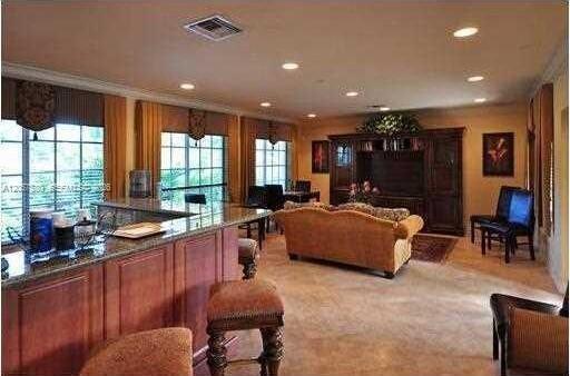 1141 Lake Victoria Drive E Property Photo 22