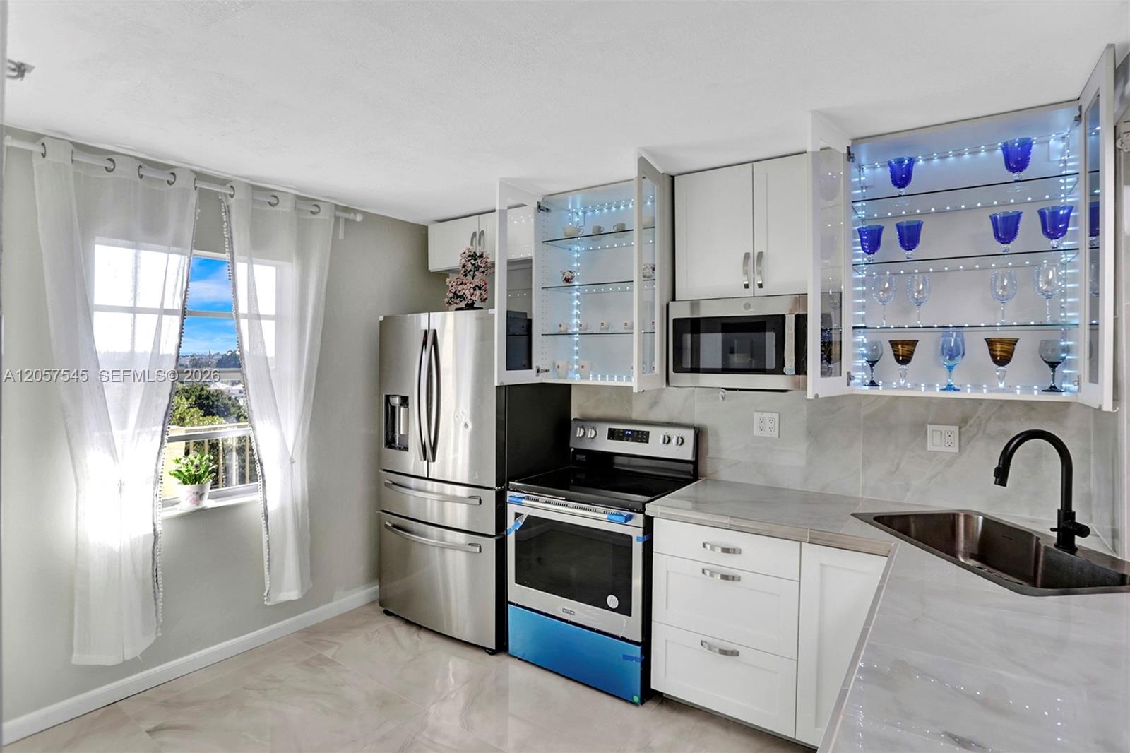 3940 Inverrary Boulevard 703-a Property Photo 8