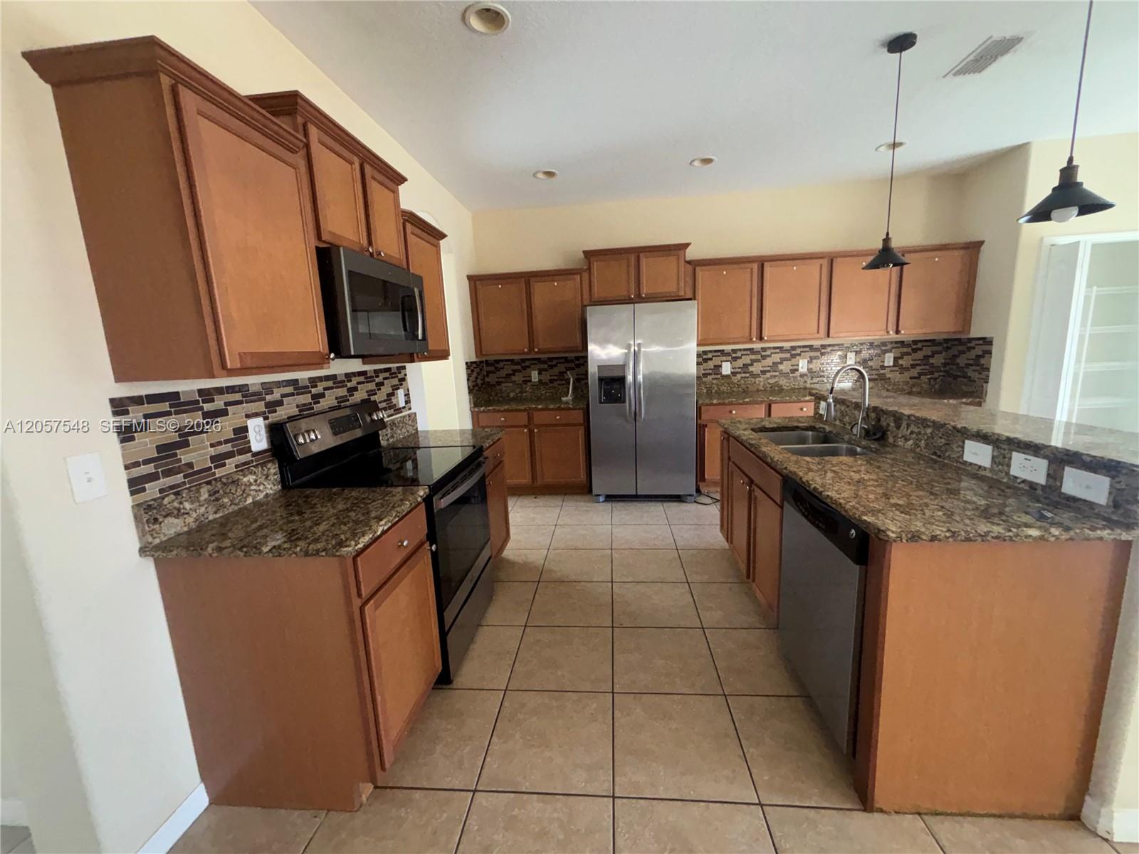 2579 Carrickton Circle Property Photo 3