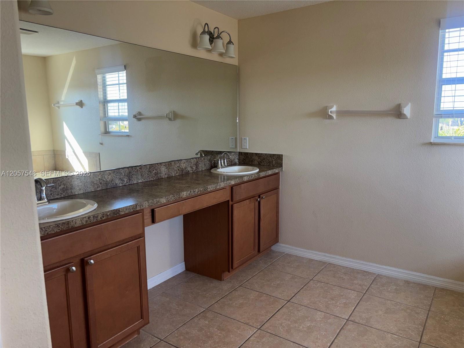 2579 Carrickton Circle Property Photo 5