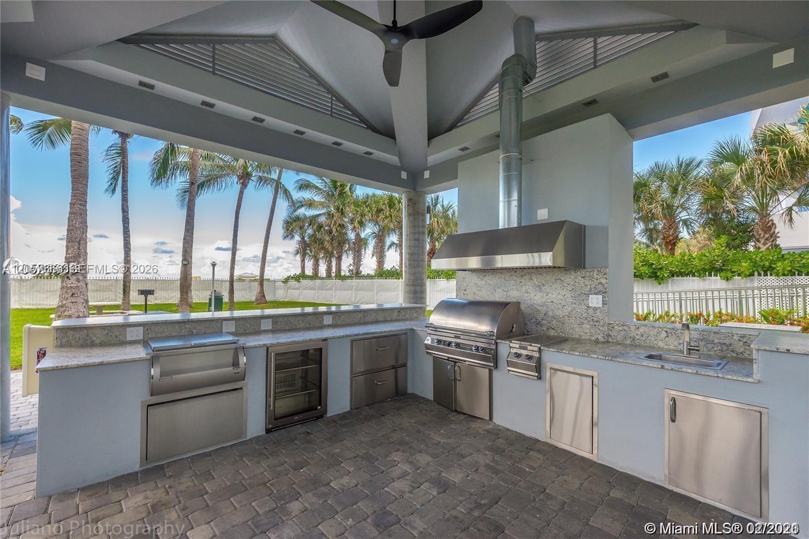 6301 Collins Avenue 1504 Property Photo 21